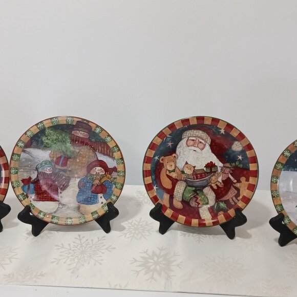 Ceramic plates with Christmas pictures on. Set of 4 - Picture 6 of 9